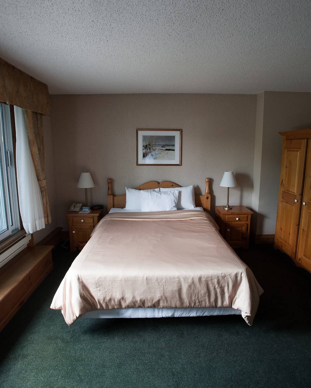 Hôtel Le Chantecler | restaurant | 1474 Chemin du Chantecler, Sainte-Adèle, QC J8B 1A2, Canada | 4502293555 OR +1 450-229-3555