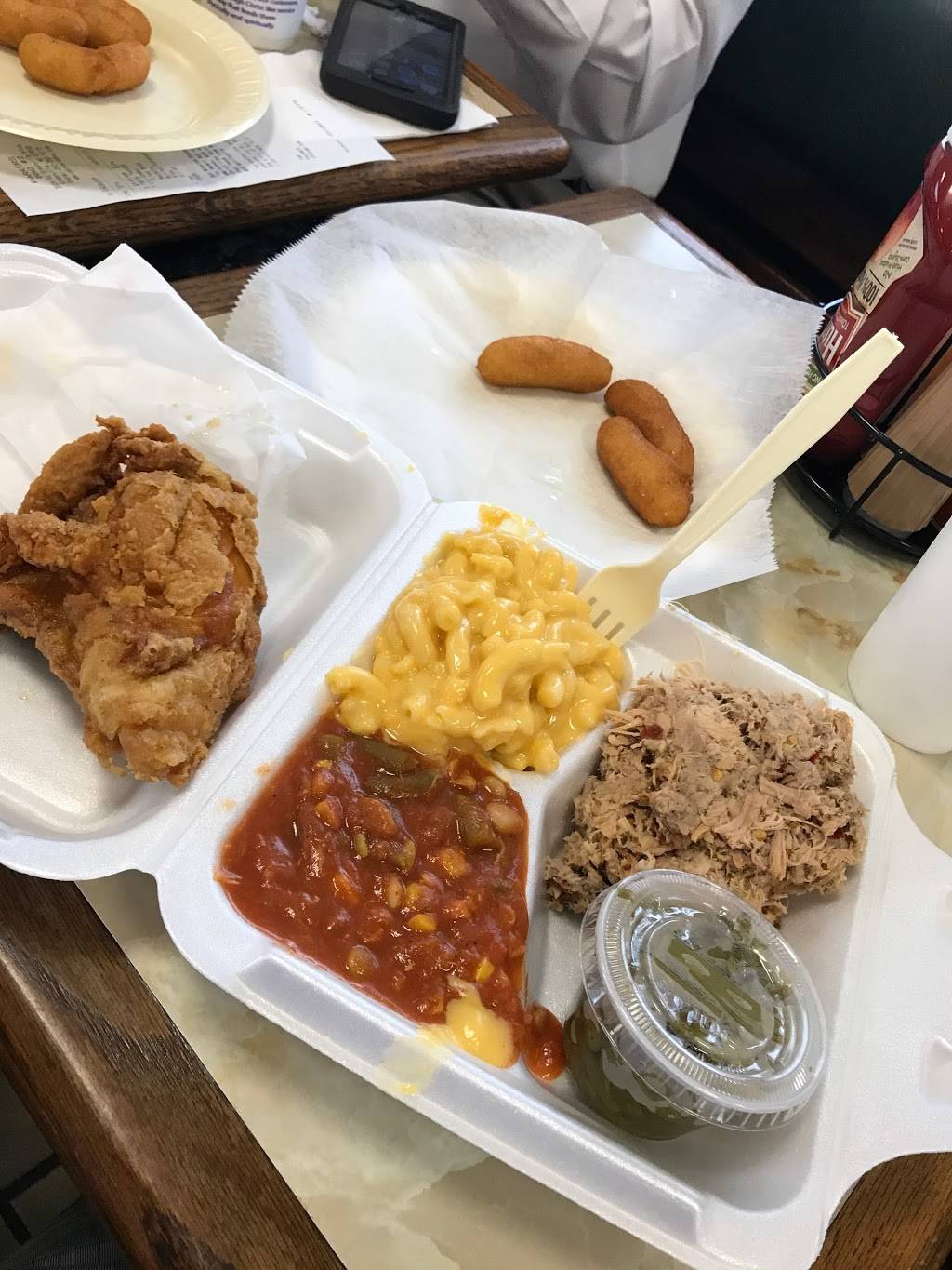 Parkers Barbecue Restaurant | restaurant | 2020 Greenville Blvd SE, Greenville, NC 27858, USA | 2527589215 OR +1 252-758-9215