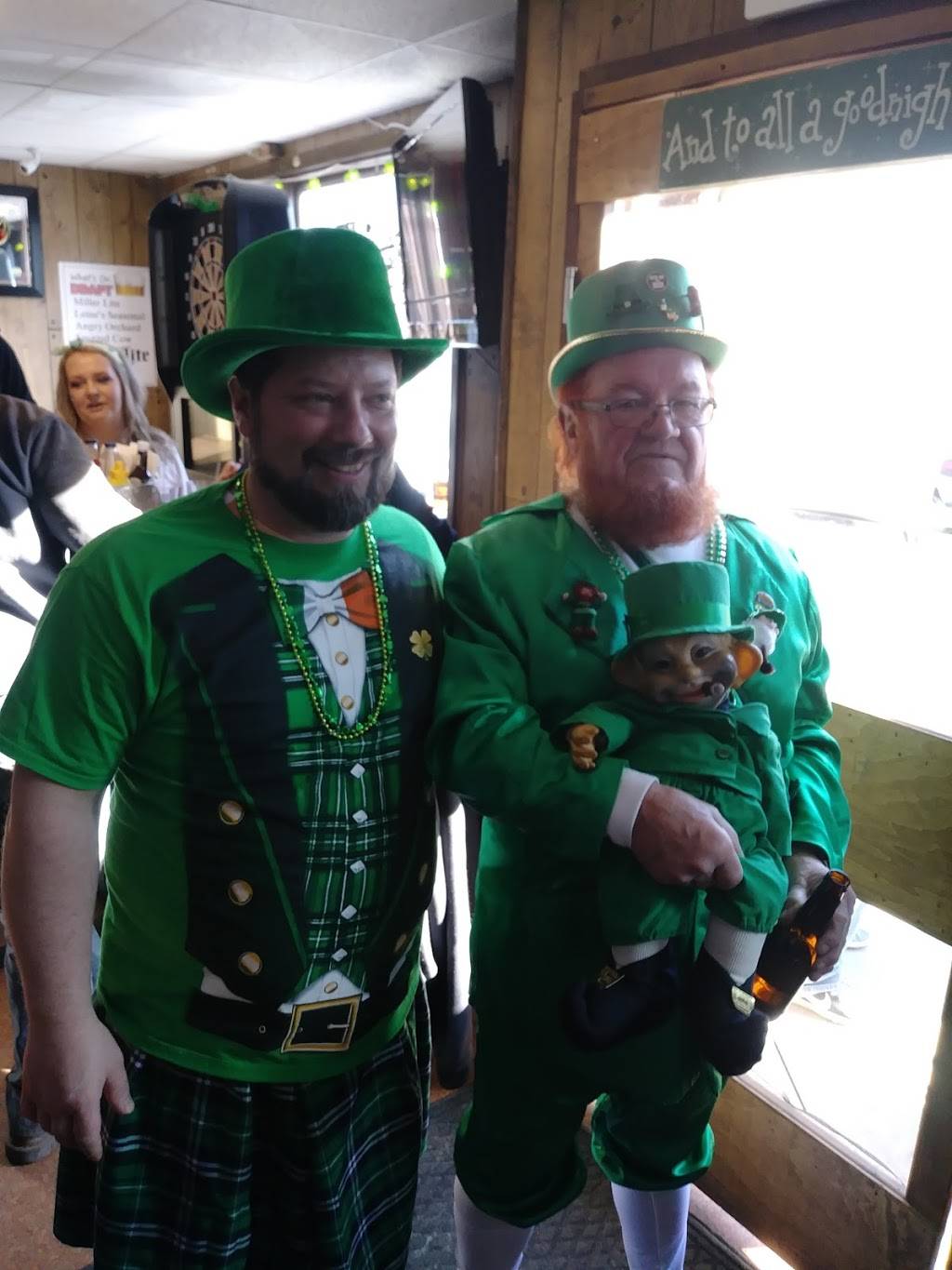 Bassett Creek Saloon and Eatery | restaurant | 34410 Bassett Rd, Bassett, WI 53101, USA | 2628779088 OR +1 262-877-9088