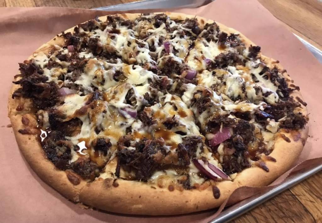 Outlaw Smokehouse | restaurant | 215 West E Front St, Napoleon, OH 43545, USA | 4195920405 OR +1 419-592-0405