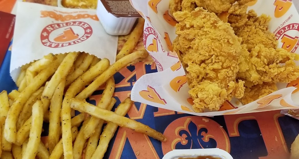 Popeyes Louisiana Kitchen | restaurant | military Post Access Required) Bldg, 98 Inner Loop Rd, Fort Irwin, CA 92310, USA | 7603861896 OR +1 760-386-1896