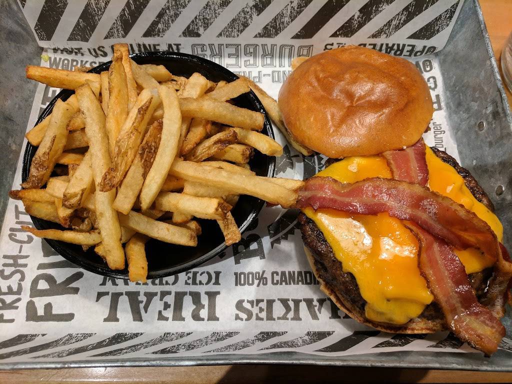 The Works Gourmet Burger Bistro | restaurant | 104 Lakeshore Rd E, Mississauga, ON L5G 1E3, Canada | 9052716668 OR +1 905-271-6668