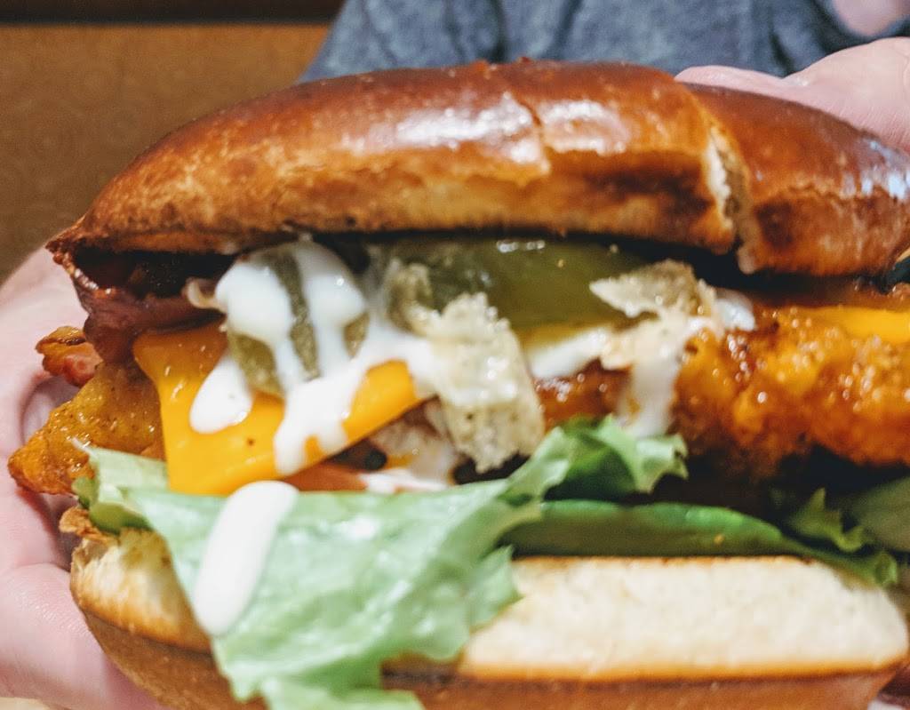 Boston Pizza | restaurant | 1090 Wellington Rd, London, ON N6E 1M2, Canada | 5196815009 OR +1 519-681-5009