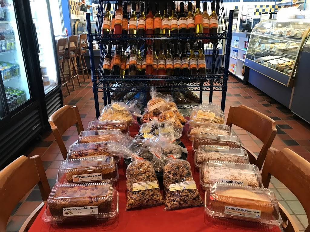 Crossroads Delicatessen | restaurant | 2795 Hedberg Dr, Minnetonka, MN 55305, USA | 9525466595 OR +1 952-546-6595