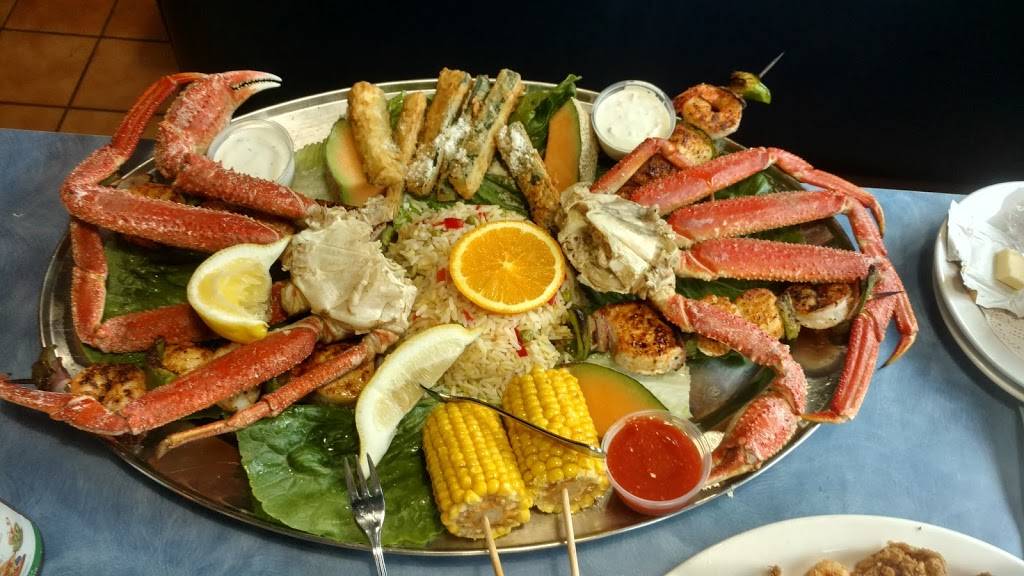 Crusty Crab | restaurant | 1146 Nagoya Way, San Pedro, CA 90731, USA | 3105199058 OR +1 310-519-9058