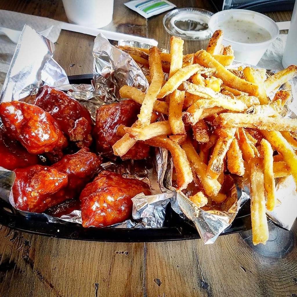 Wing Doozy | restaurant | 2359 Health Dr SW #120, Wyoming, MI 49519, USA | 6162288855 OR +1 616-228-8855