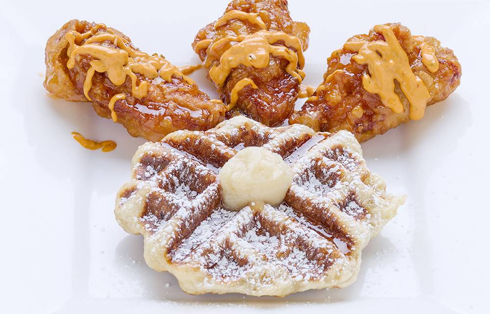 Champs Chics & Waffles | restaurant | 688 Bergen Ave, Jersey City, NJ 07304, USA | 2013335658 OR +1 201-333-5658