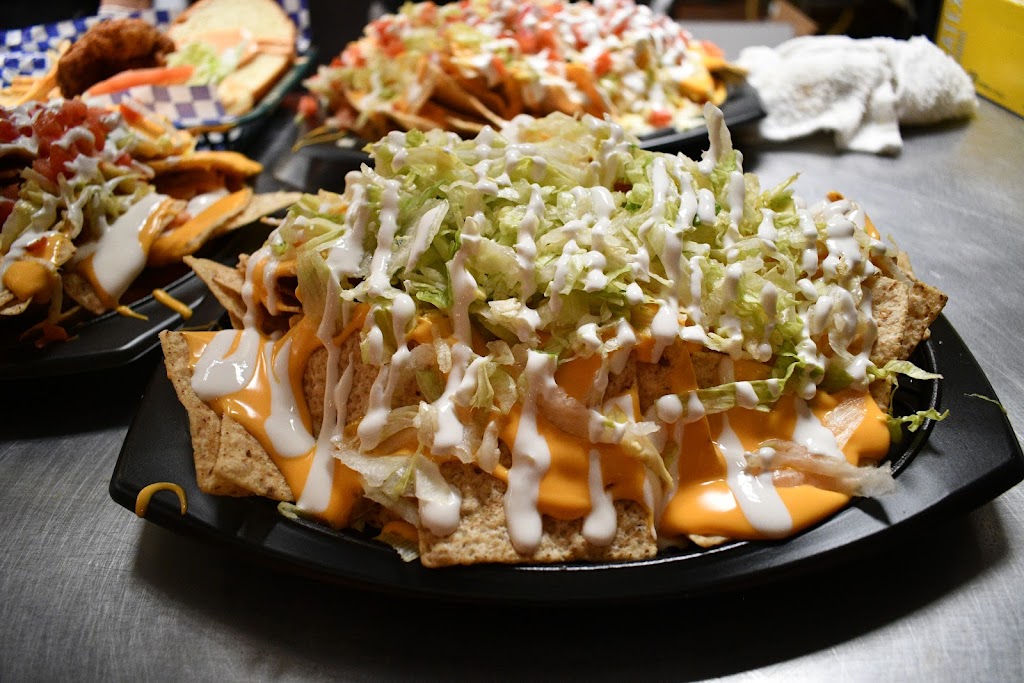 Famous Freddies Roadhouse | restaurant | 510 S, 510 Park Ave, Fox Lake, IL 60020, USA | 8475879677 OR +1 847-587-9677