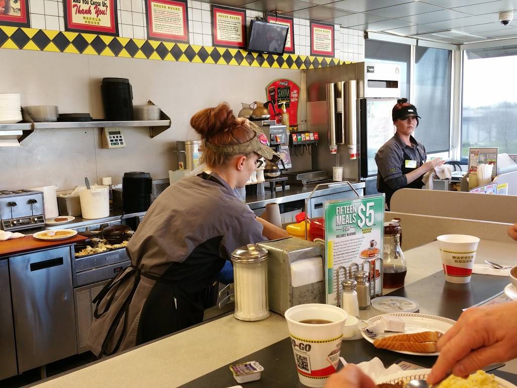 Waffle House | meal takeaway | 208 Exchange Village Dr E, Spartanburg, SC 29301, USA | 8644390499 OR +1 864-439-0499