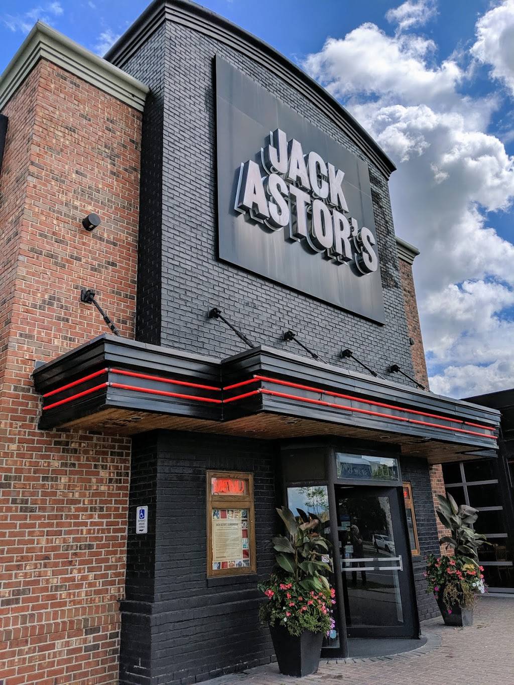 Jack Astors Bar & Grill | restaurant | 580 Progress Ave, Scarborough, ON M1P 2K2, Canada | 4162960965 OR +1 416-296-0965