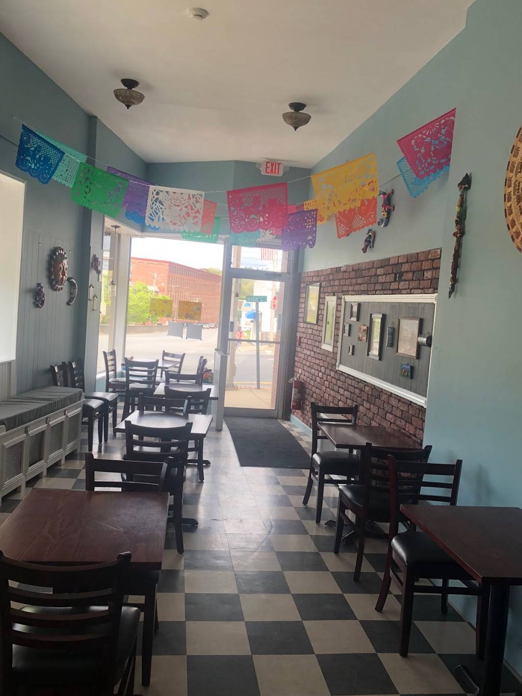 Taqueria El Amigo 3 | restaurant | 1 High St, Clinton, MA 01510, USA | 9783688000 OR +1 978-368-8000
