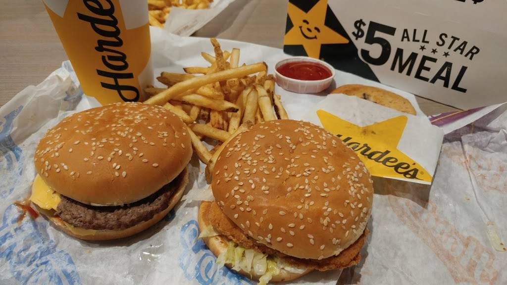 Hardees | restaurant | 2910 Golf Rd, Eau Claire, WI 54701, USA | 7158367490 OR +1 715-836-7490