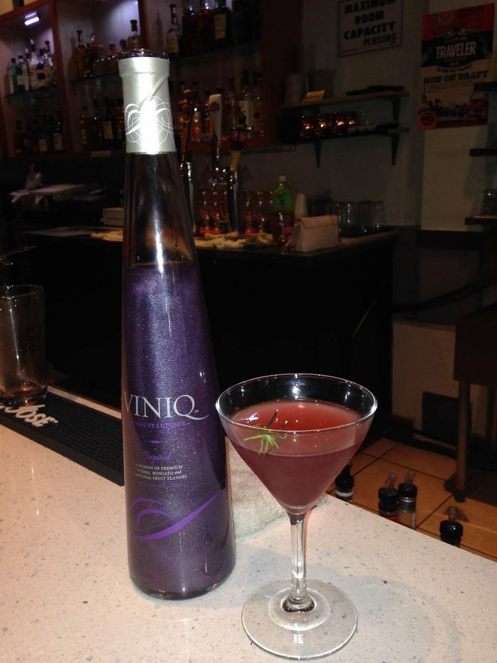 Mervyns Lounge & Restaurant | night club | 236 Castro St, Mountain View, CA 94041, USA | 6509382968 OR +1 650-938-2968