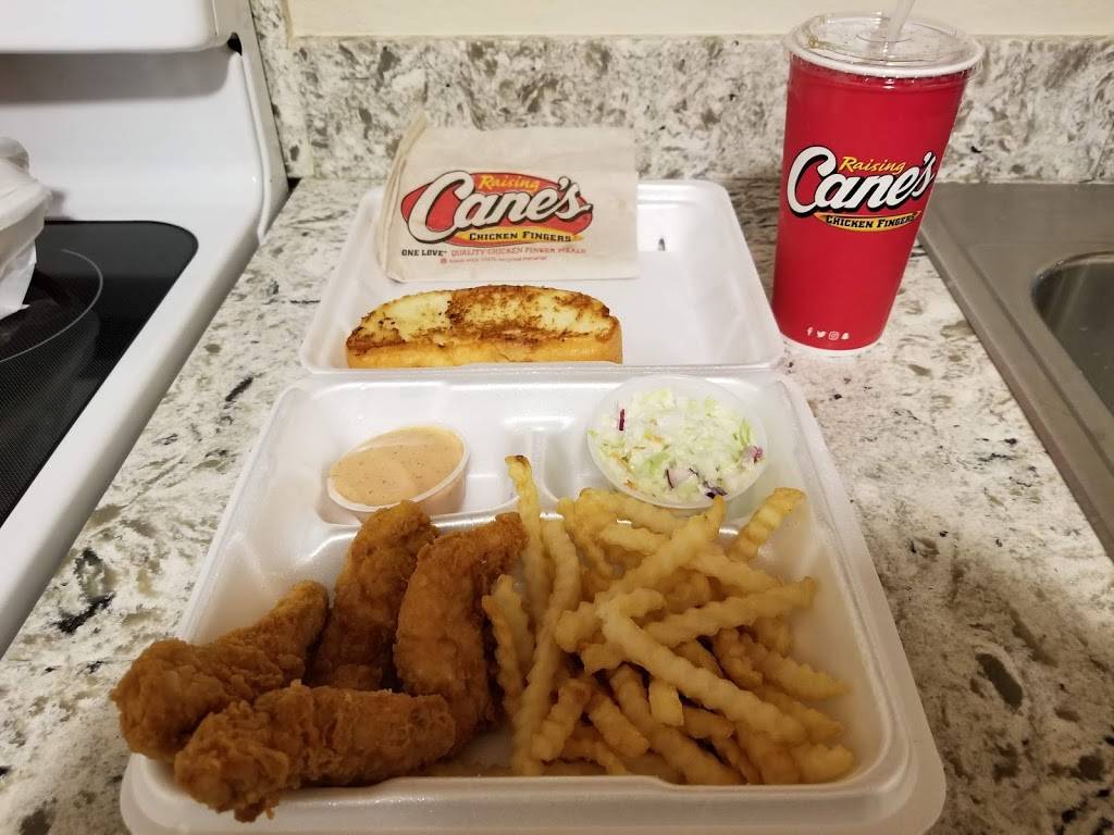 Raising Canes Chicken Fingers | meal takeaway | 2175 N Virginia St, Reno, NV 89503, USA | 7753578002 OR +1 775-357-8002