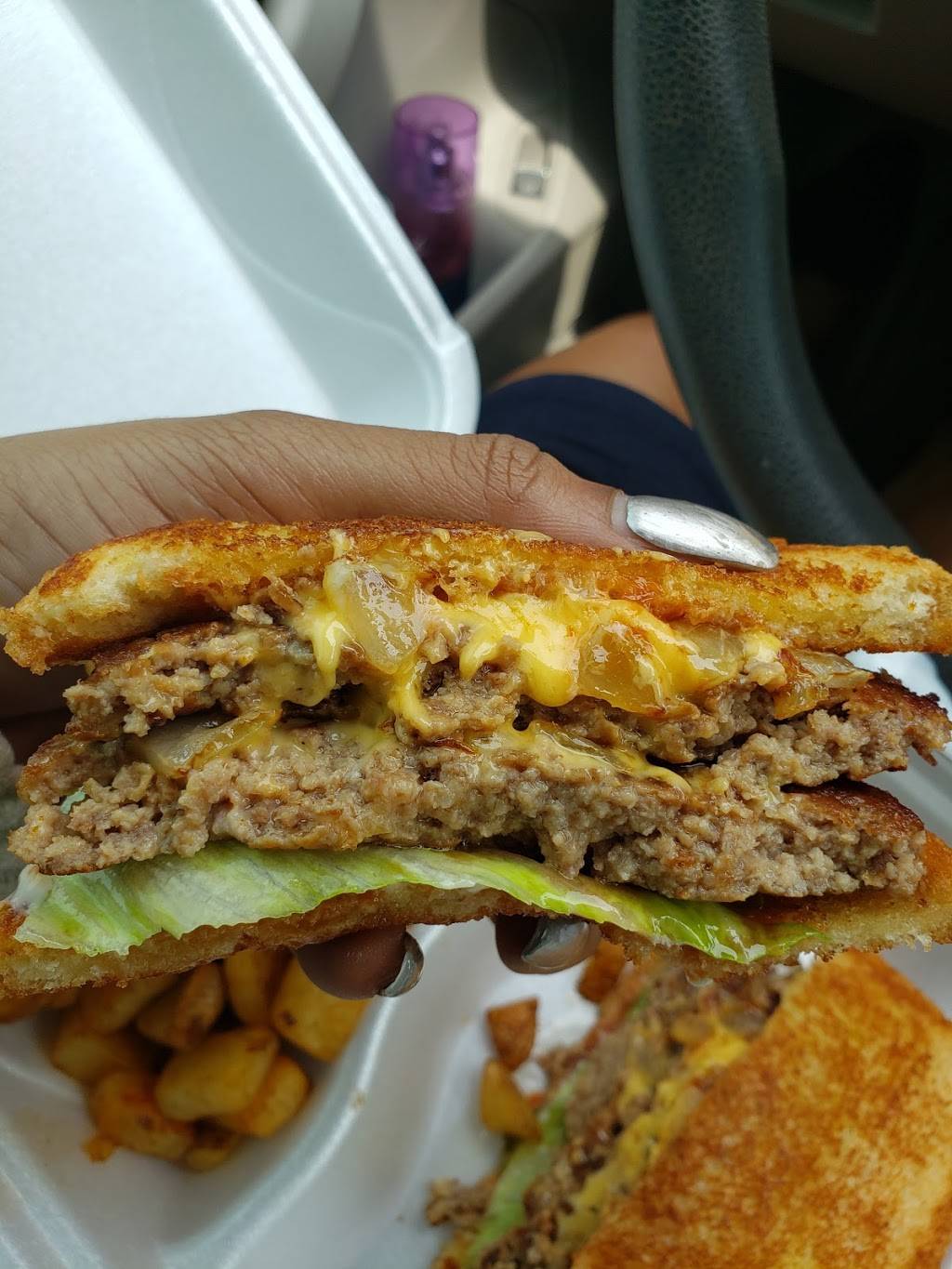 Charlies Kitchen & Grill | restaurant | 4945 S Orange Blossom Trail Ste 4, Orlando, FL 32839, USA | 4072035508 OR +1 407-203-5508