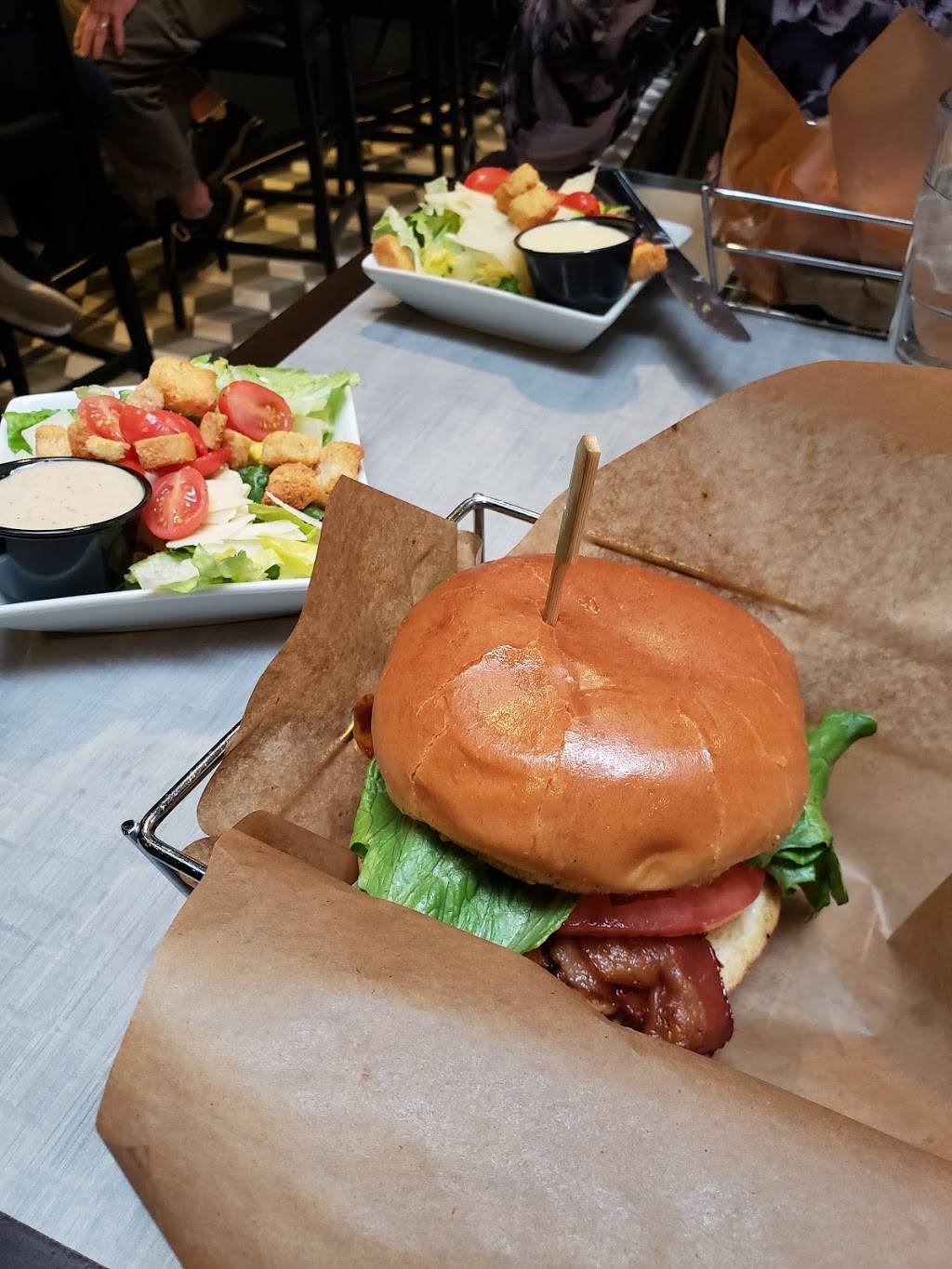 Mad Town Gastropub | restaurant | Dane Country Regional Airport, 4000 International Ln, Madison, WI 53704, USA | 6082439614 OR +1 608-243-9614