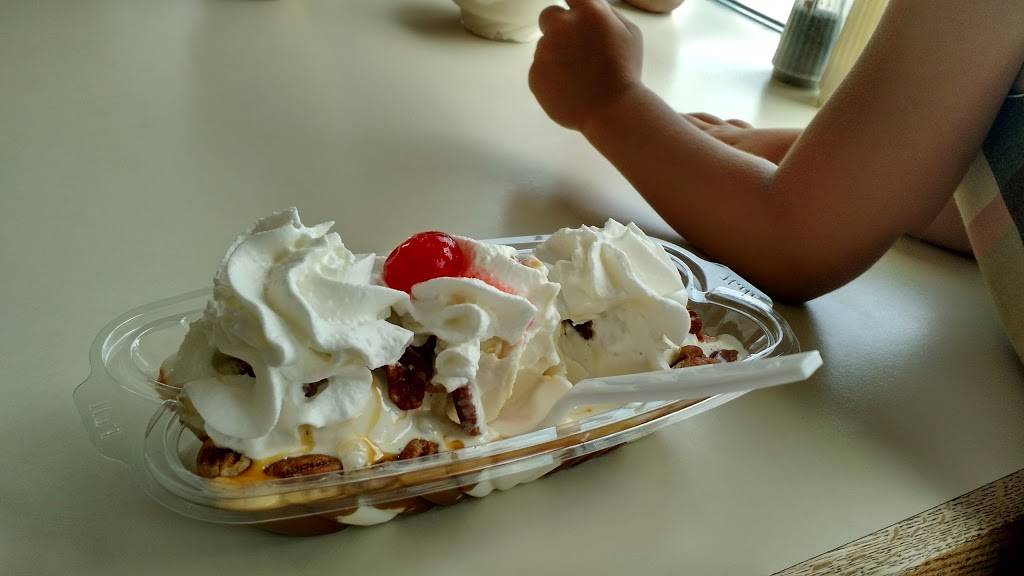 Sweet Dreams | restaurant | 540 Hartbrook Dr Ste A, Hartland, WI 53029, USA | 2623677120 OR +1 262-367-7120