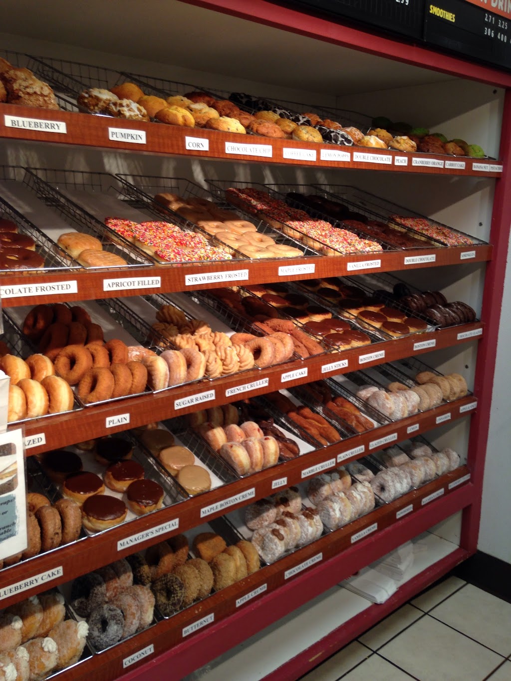 Dippin Donuts | cafe | 2730 Main St, West Warren, MA 01092, USA | 4132896316 OR +1 413-289-6316