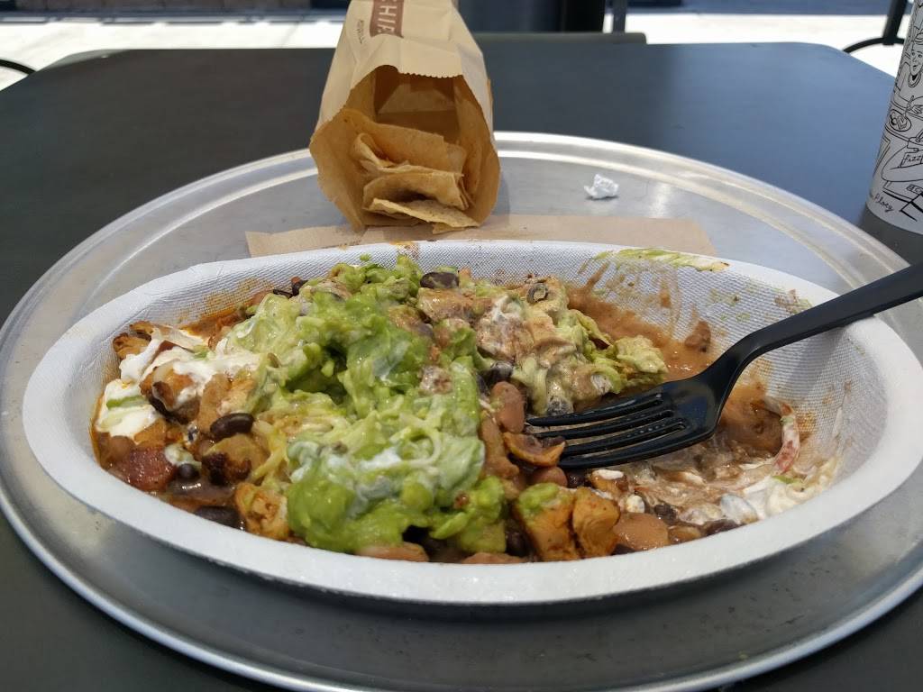 Chipotle Mexican Grill | restaurant | 7427 W Thomas Rd Ste 5, Phoenix, AZ 85033, USA | 6232401662 OR +1 623-240-1662