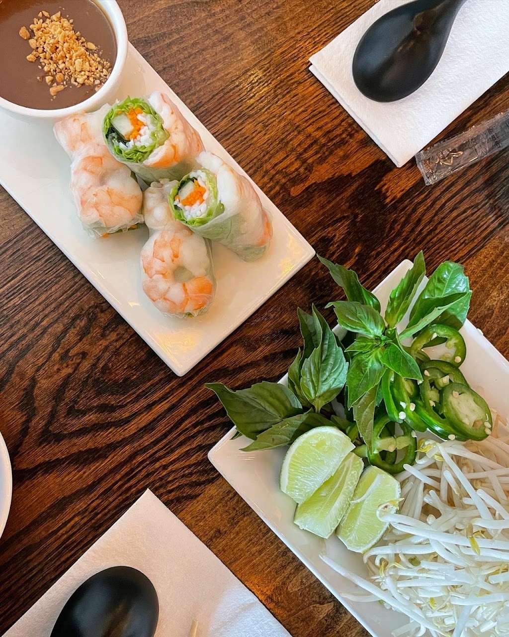 Pho and Roll Vietnamese Kitchen | restaurant | 216 N Highland Ave, Pittsburgh, PA 15206, USA | 4124042760 OR +1 412-404-2760