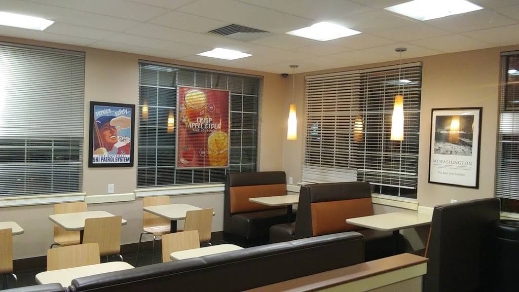 Dunkin | bakery | 1946 White Mountain Hwy, North Conway, NH 03860, USA | 6033565676 OR +1 603-356-5676