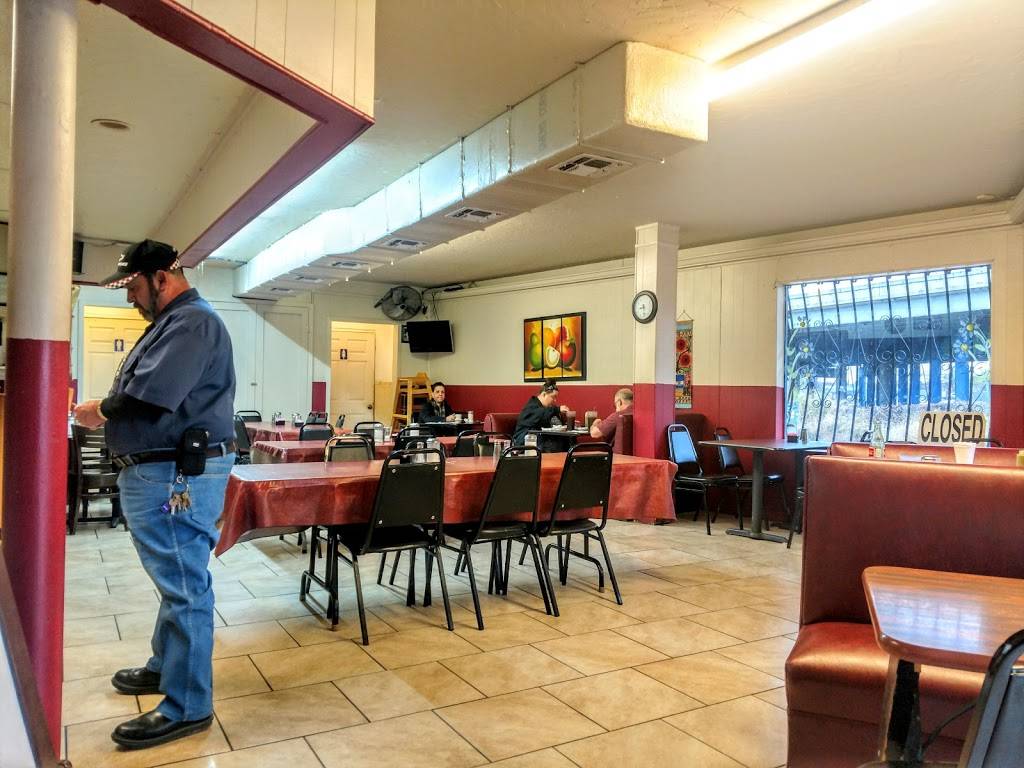 La Barca De Jalisco | restaurant | 606 Steves Ave, San Antonio, TX 78210, USA | 2105343111 OR +1 210-534-3111