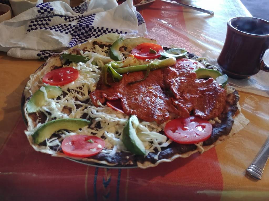 La Gelaguetza | restaurant | Blvd. Benito Juárez 418, Echeverria, 22703 Rosarito, B.C., Mexico | 016611352408 OR +52 661 135 2408