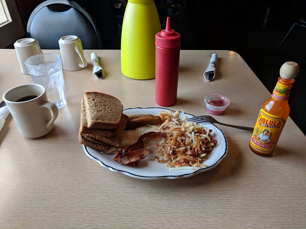 Wooden Shoe Restaurant | restaurant | 441 US-31, Holland, MI 49423, USA | 6163964744 OR +1 616-396-4744