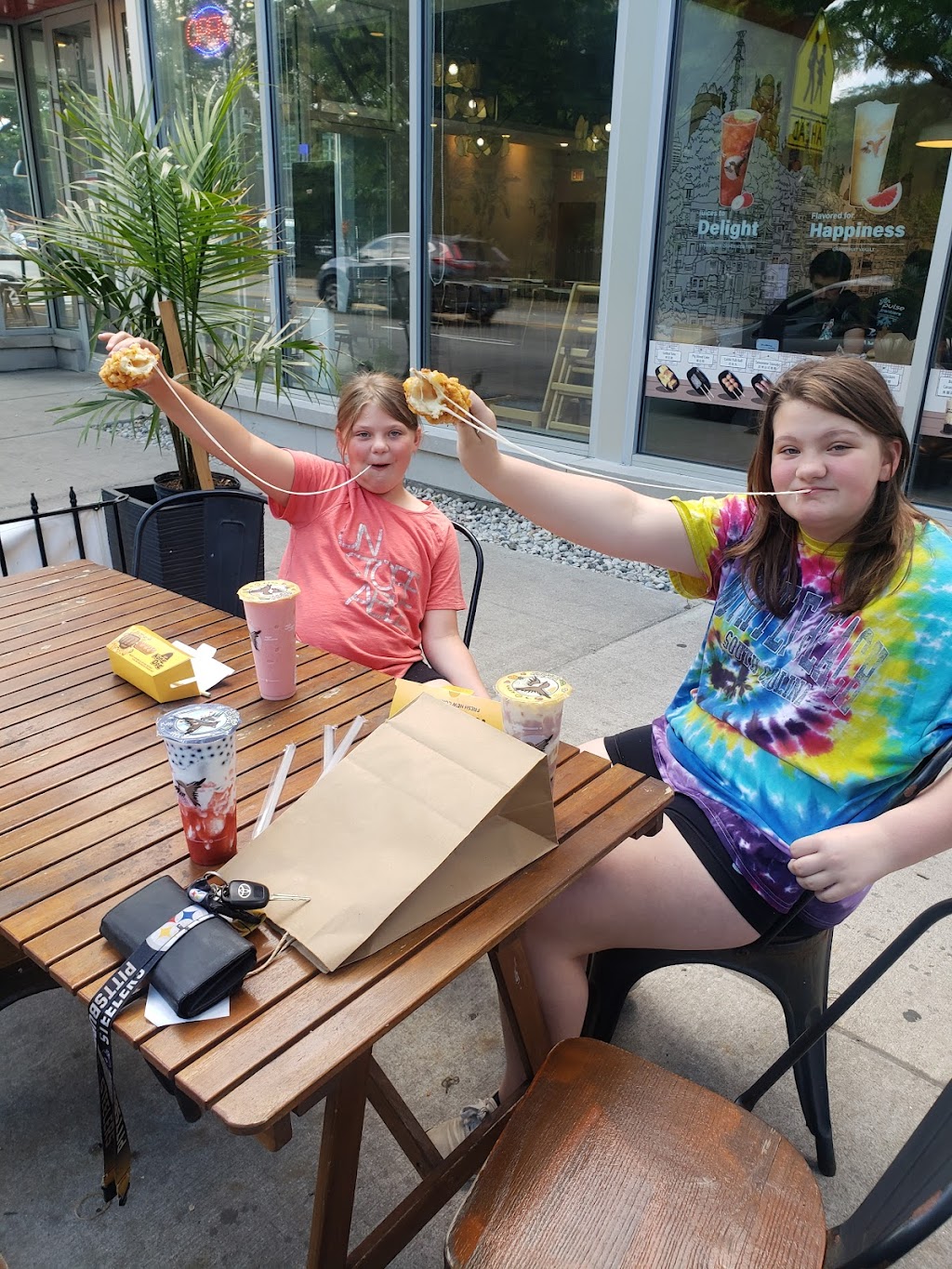 Kong Dog | restaurant | 2026 S Clark St Unit F, Chicago, IL 60616, USA | 3122919978 OR +1 312-291-9978