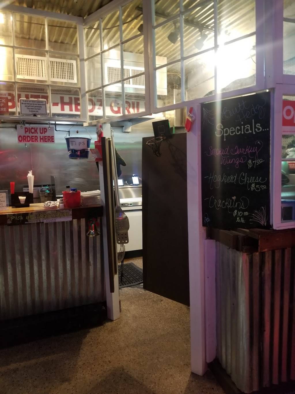 Side Pocket Bar & Grill | restaurant | 5601 4th St, Marrero, LA 70072, USA | 5042650738 OR +1 504-265-0738