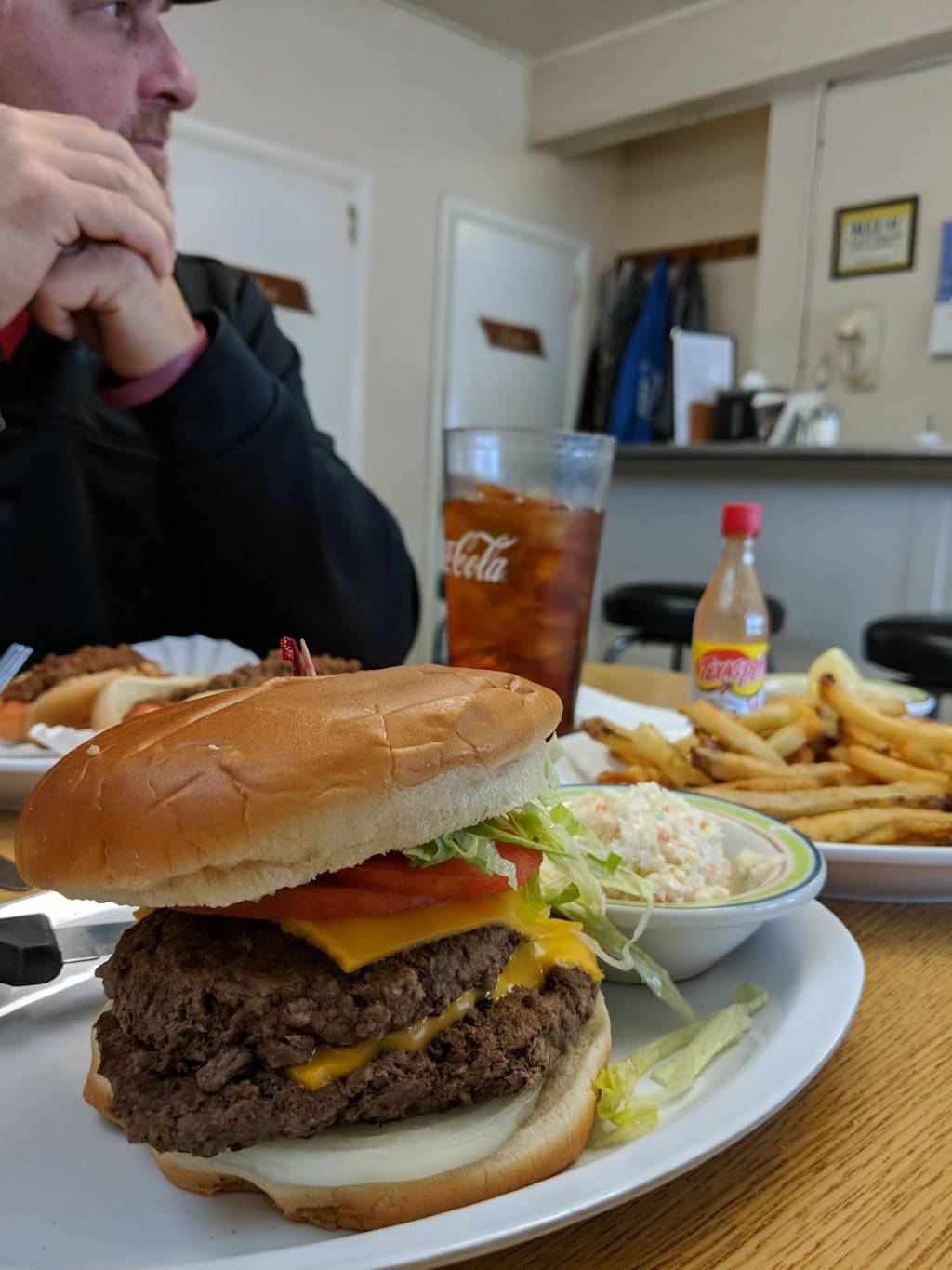 Sherrills Pioneer Restaurant | restaurant | 8363 Carolina Blvd, Clyde, NC 28721, USA | 8286279880 OR +1 828-627-9880