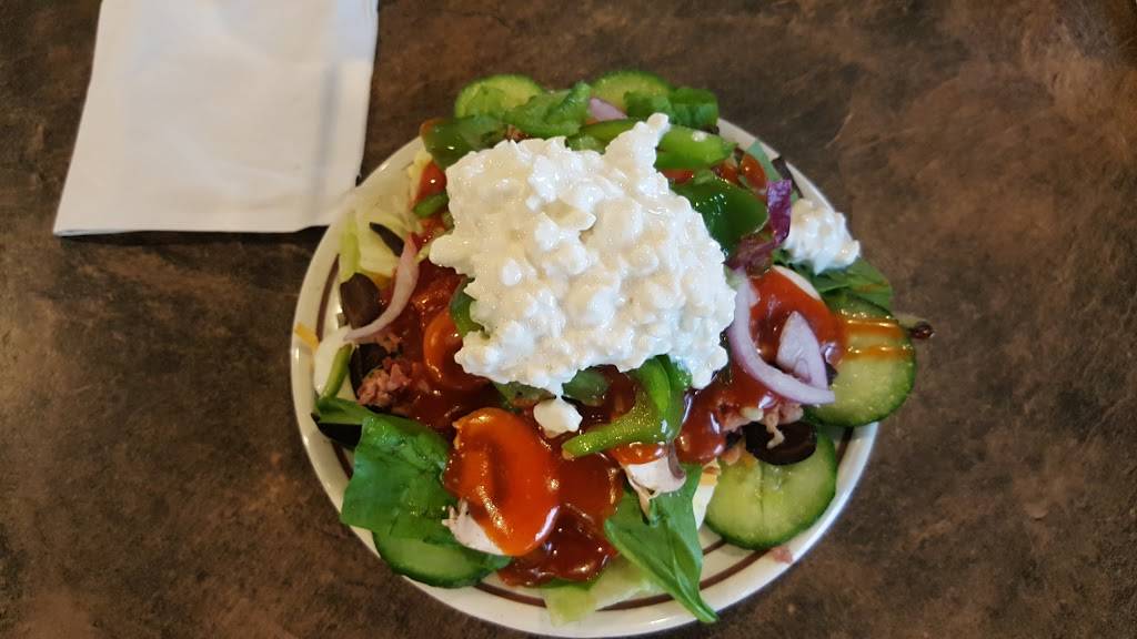 Pizza Hut | restaurant | 2011 W Court St, Janesville, WI 53548, USA | 6087547090 OR +1 608-754-7090