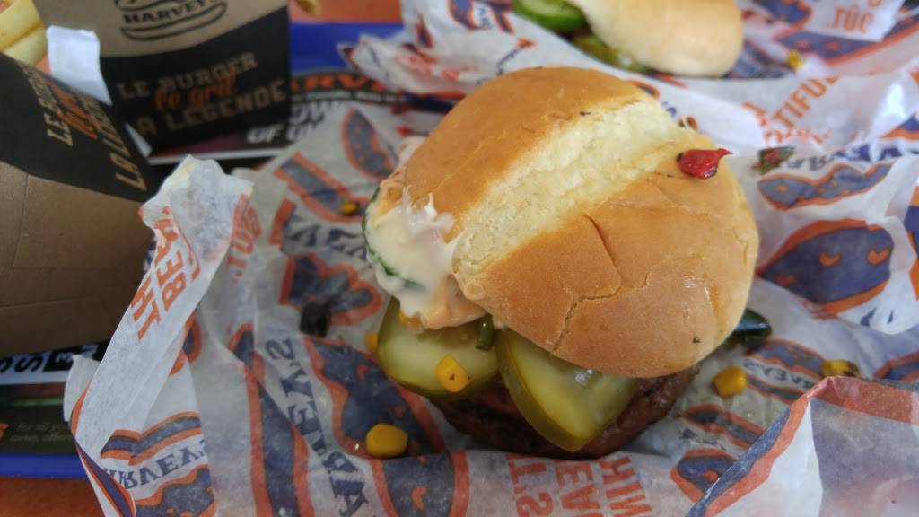 Harveys | restaurant | 7011 Tecumseh Rd E, Windsor, ON N8T 3K7, Canada | 5199456585 OR +1 519-945-6585