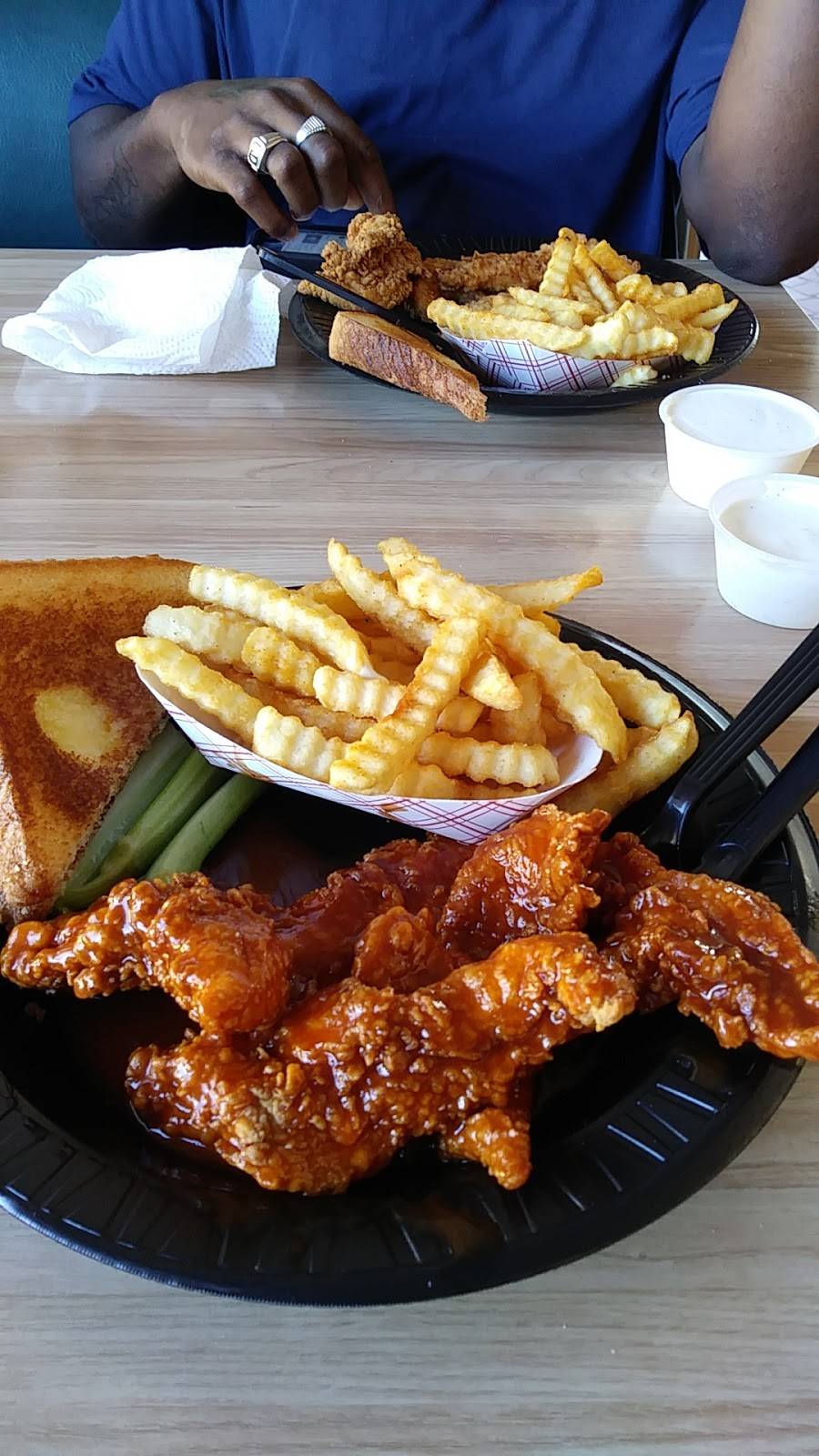 Tastee Chick | restaurant | 812 Oak St, Eatonton, GA 31024, USA | 7064859988 OR +1 706-485-9988