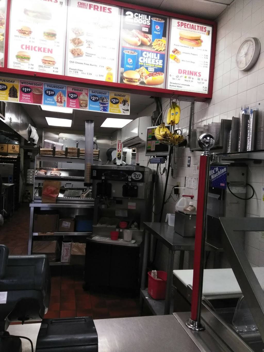 Wienerschnitzel | restaurant | 2501 Broadway, Sacramento, CA 95818, USA | 9164579925 OR +1 916-457-9925