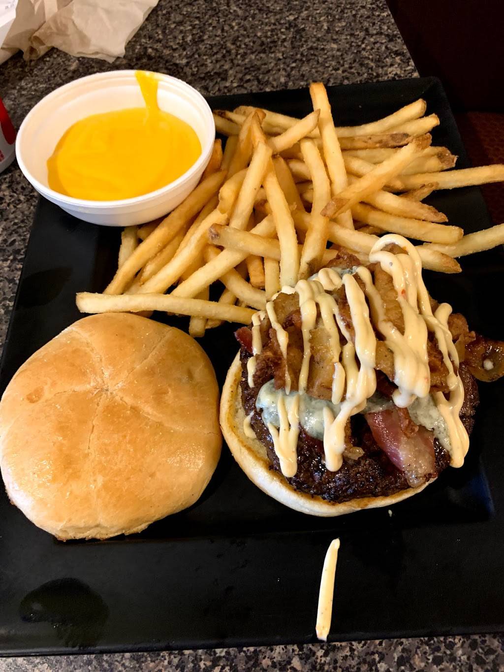 Daily Grind Burgers | restaurant | 1665 Dunlawton Ave #104, Port Orange, FL 32127, USA | 3864922975 OR +1 386-492-2975