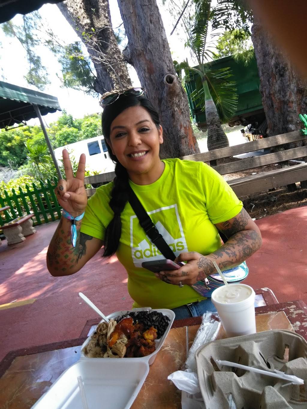 Palacio de los Jugos | restaurant | 4215 NW 167th St, Miami Gardens, FL 33055, USA | 3056201819 OR +1 305-620-1819