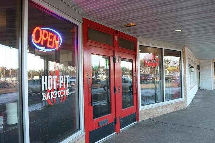 Barbecue Pit | restaurant | 311 E Clairemont Ave, Eau Claire, WI 54701, USA | 7155141642 OR +1 715-514-1642