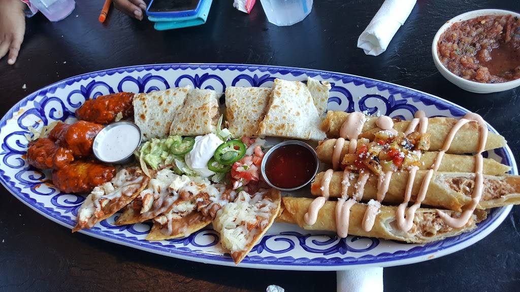 Chevys Fresh Mex | restaurant | 1890 Powell St, Emeryville, CA 94608, USA | 5106538210 OR +1 510-653-8210