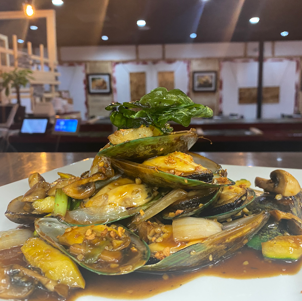 Royal Thai and Sushi | restaurant | 2020 W Pensacola St Space 150, Tallahassee, FL 32304, USA | 8505366483 OR +1 850-536-6483