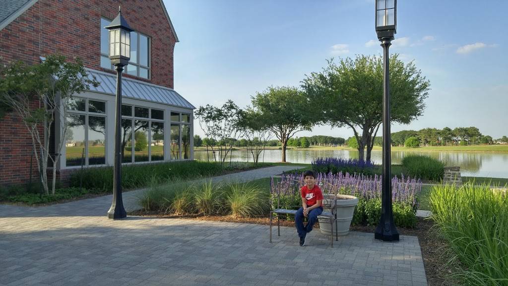 Bridgeland Welcome Center | restaurant | 16919 N Bridgeland Lake Pkwy, Cypress, TX 77433, USA | 2813045588 OR +1 281-304-5588