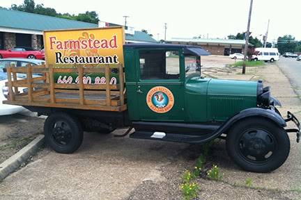 Farmstead Restaurant | restaurant | 142 S McCrary Rd, Columbus, MS 39702, USA | 6622408860 OR +1 662-240-8860