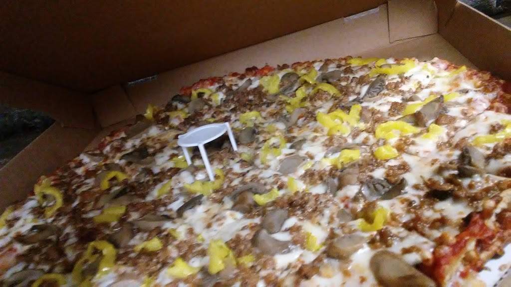 Pizza King | restaurant | 111 E Main St, Hoopeston, IL 60942, USA | 2172835911 OR +1 217-283-5911