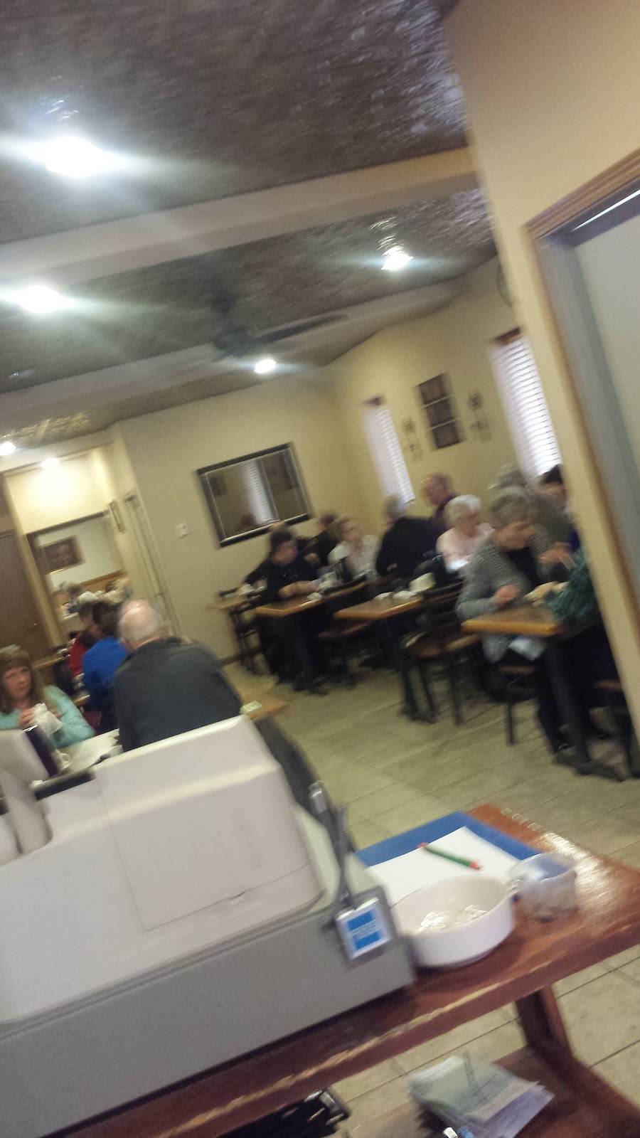 Village Inn | restaurant | 304 Main St, Marathon City, WI 54448, USA | 7154432000 OR +1 715-443-2000