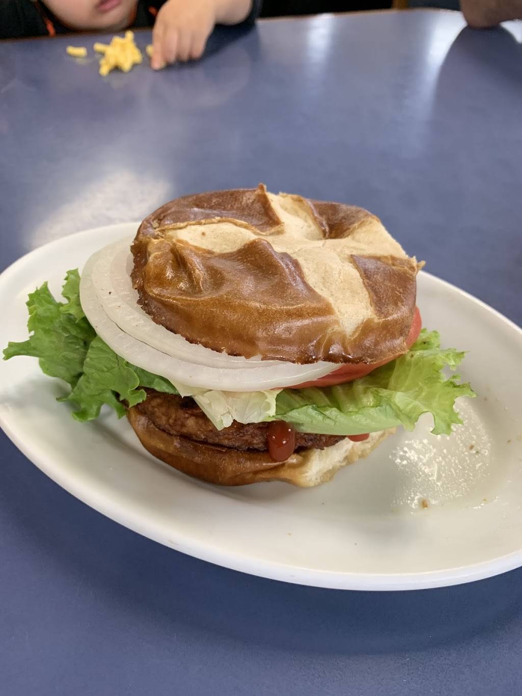 Darrows Family Restaurant | restaurant | 301 Louvingney St, Mackinaw City, MI 49701, USA | 2314365514 OR +1 231-436-5514