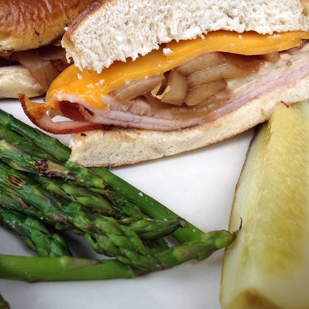 Klondike Kates Restaurant & Saloon | restaurant | 158 E Main St, Newark, DE 19711, USA | 3027376100 OR +1 302-737-6100