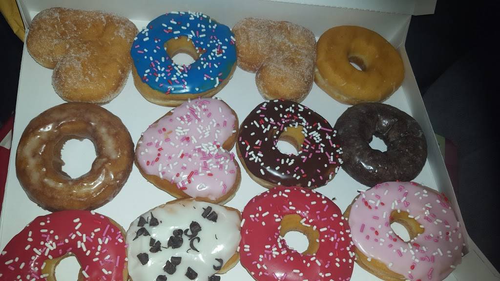 Dunkin Donuts | cafe | 3512 E Hillsborough Ave, Tampa, FL 33610, USA | 8132314350 OR +1 813-231-4350