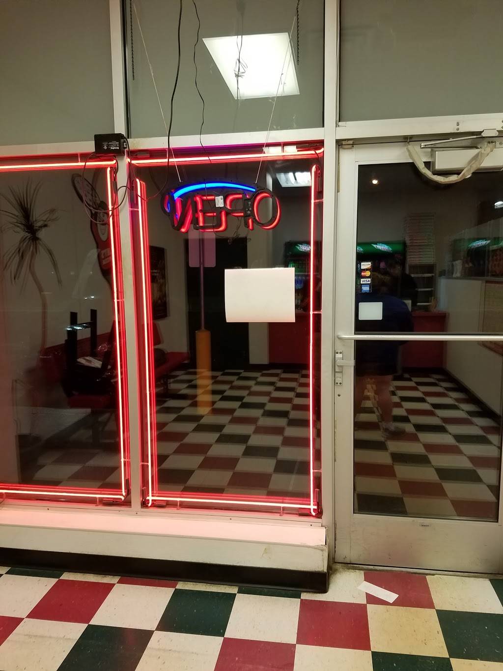 Jets Pizza | meal delivery | 3985 Beitner Rd, Traverse City, MI 49685, USA | 2319439999 OR +1 231-943-9999