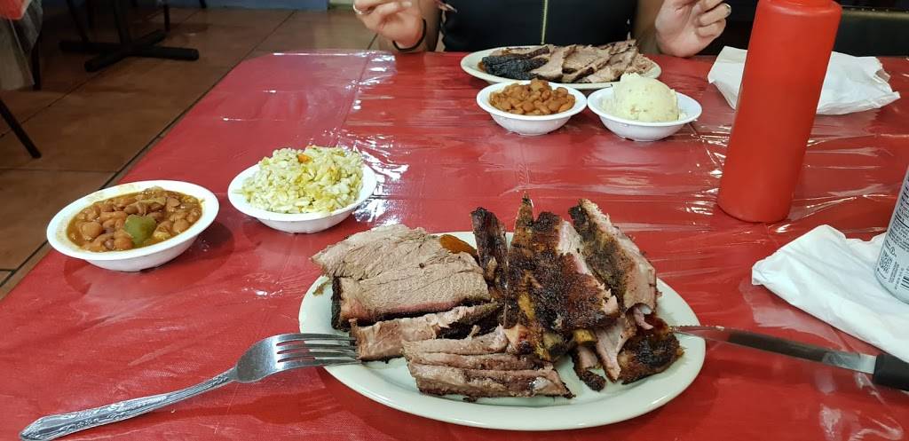 Leons World Finest Bar-B-Que | restaurant | 5427 Broadway Avenue J, Galveston, TX 77551, USA | 4097440070 OR +1 409-744-0070