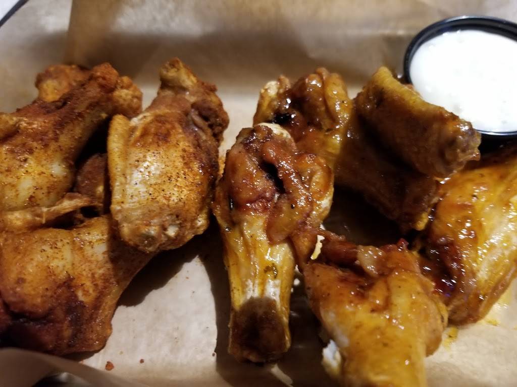 Buffalo Wild Wings | restaurant | 1766 N Telegraph Rd, Monroe, MI 48162, USA | 7342402999 OR +1 734-240-2999